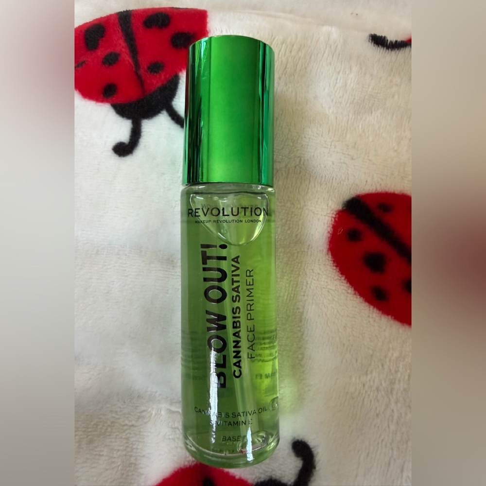 Makeup Revolution Blow out! Face Primer .84oz NEW